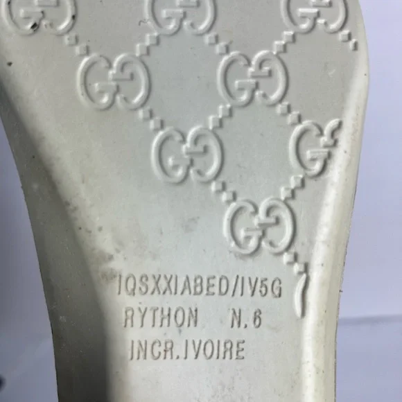 Gucci Disney  Leather Sneakers - Picture 15 of 16